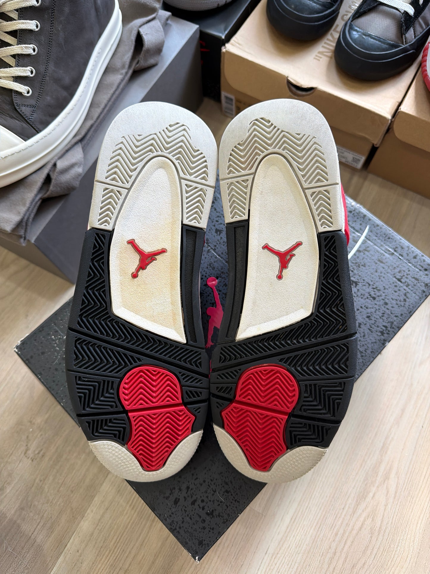 (9.5m) Jordan 4 Red Cement