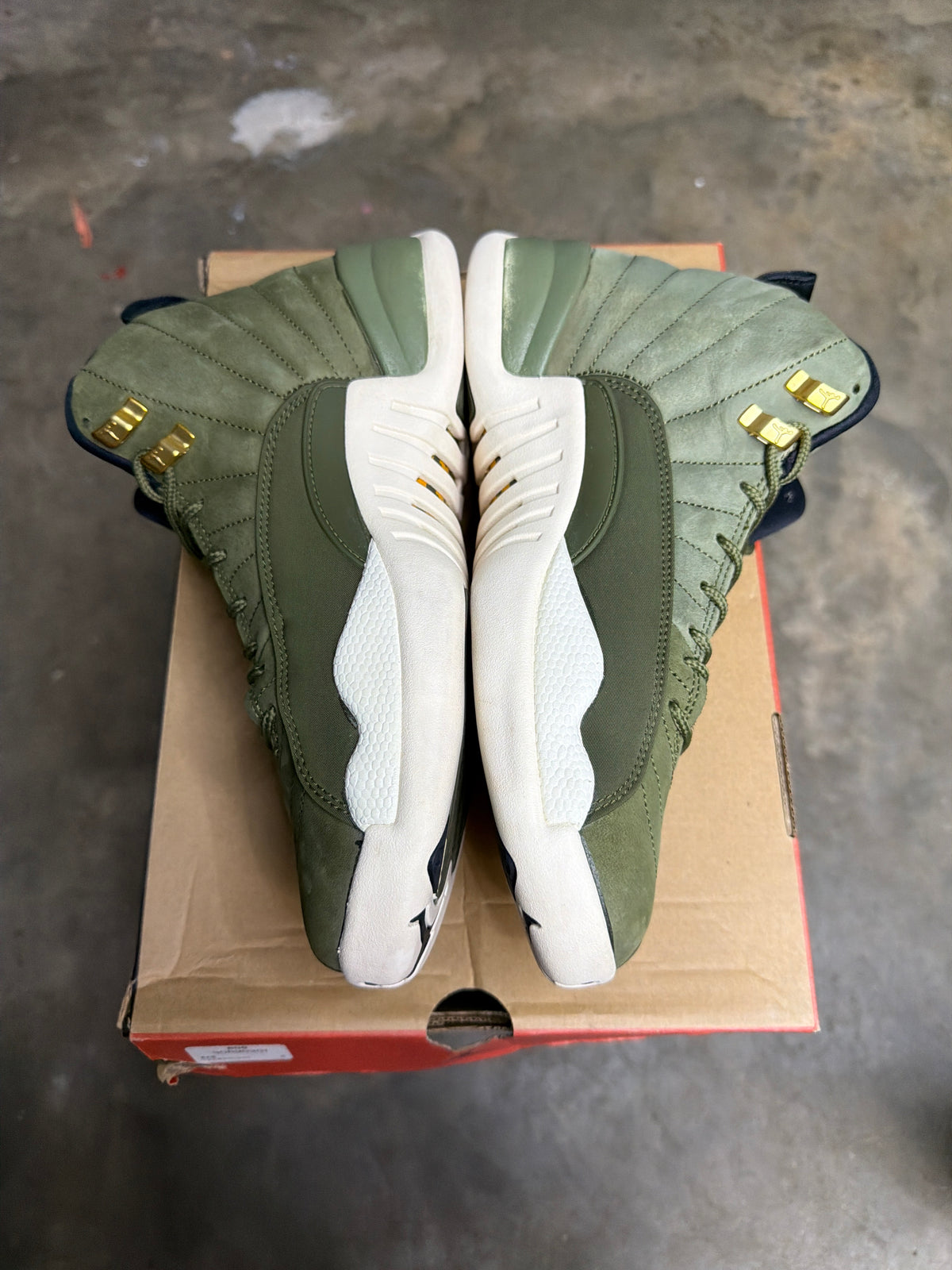 Air Jordan 12 Retro Chris Paul Class Of 2003 Olive Green - Men Size 8.5