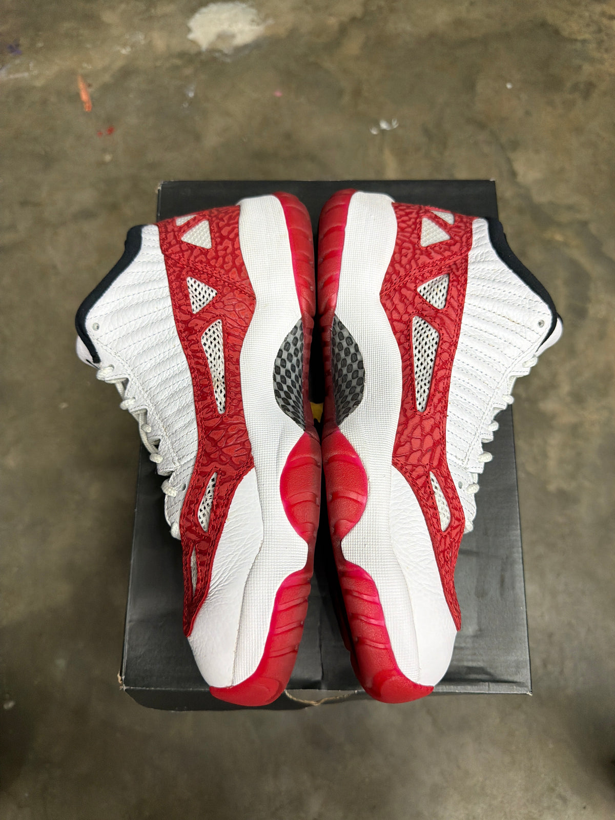 Jordan 11 Retro Low IE White Gym Red - Mens Size 8.5