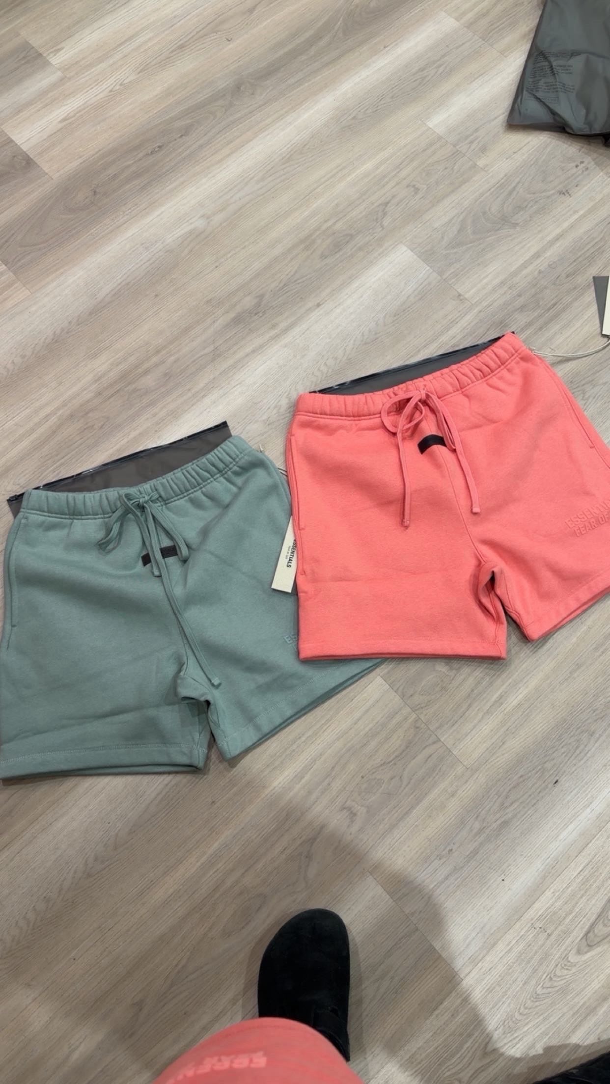 FOG ESSENTIAL SHORTS