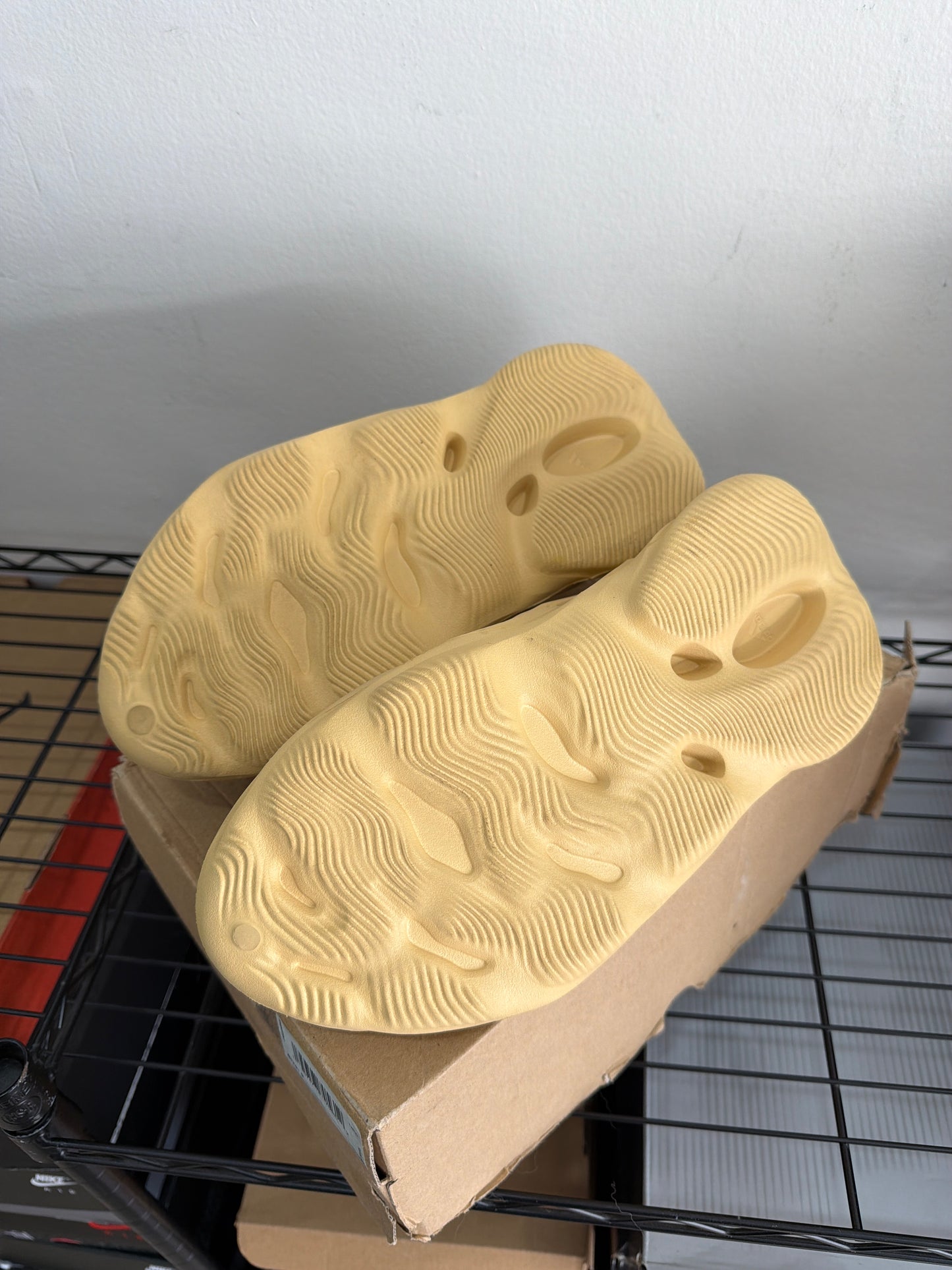 (9m) Yeezy FoamRunner Desert Sand