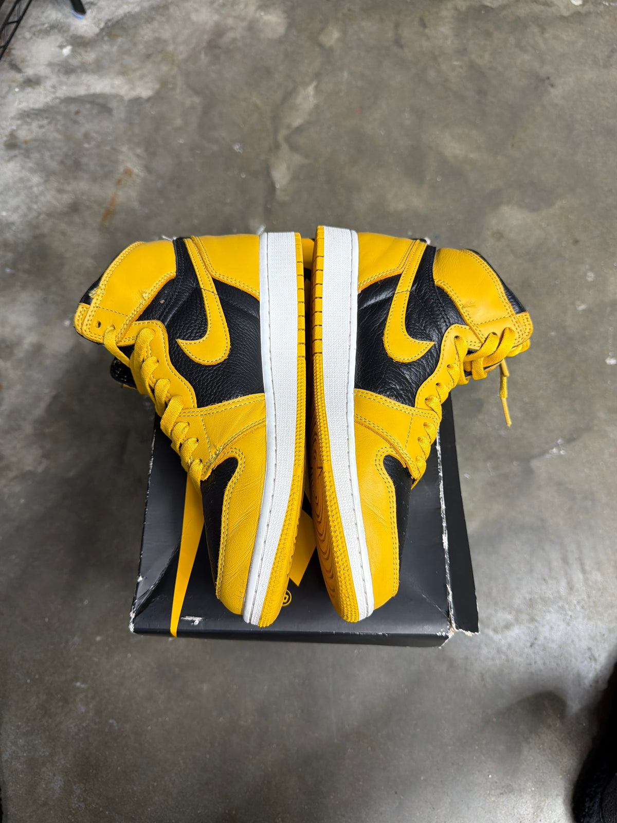 Jordan 1 High Retro Pollen - GS Size 7y