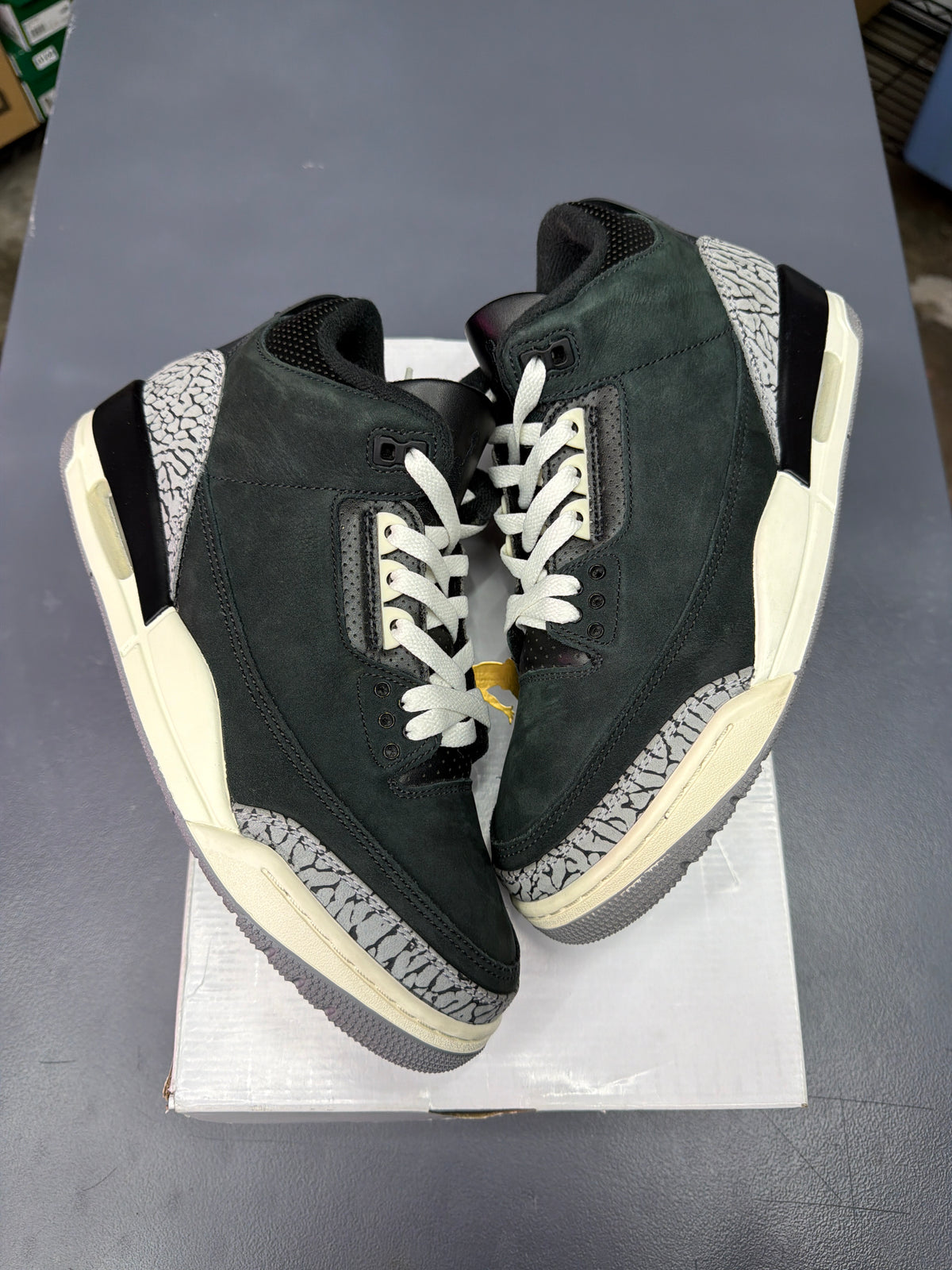 Jordan 3 Retro Off Noir - Men Size 8.5