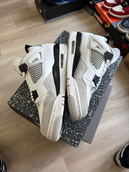 (10m) Jordan 4 Military Black