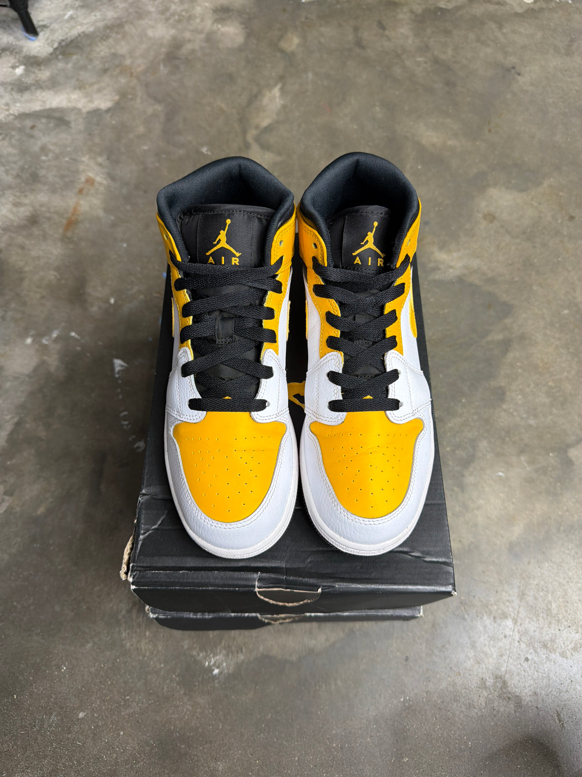 Jordan 1 Mid Retro Yellow - GS Size 6y