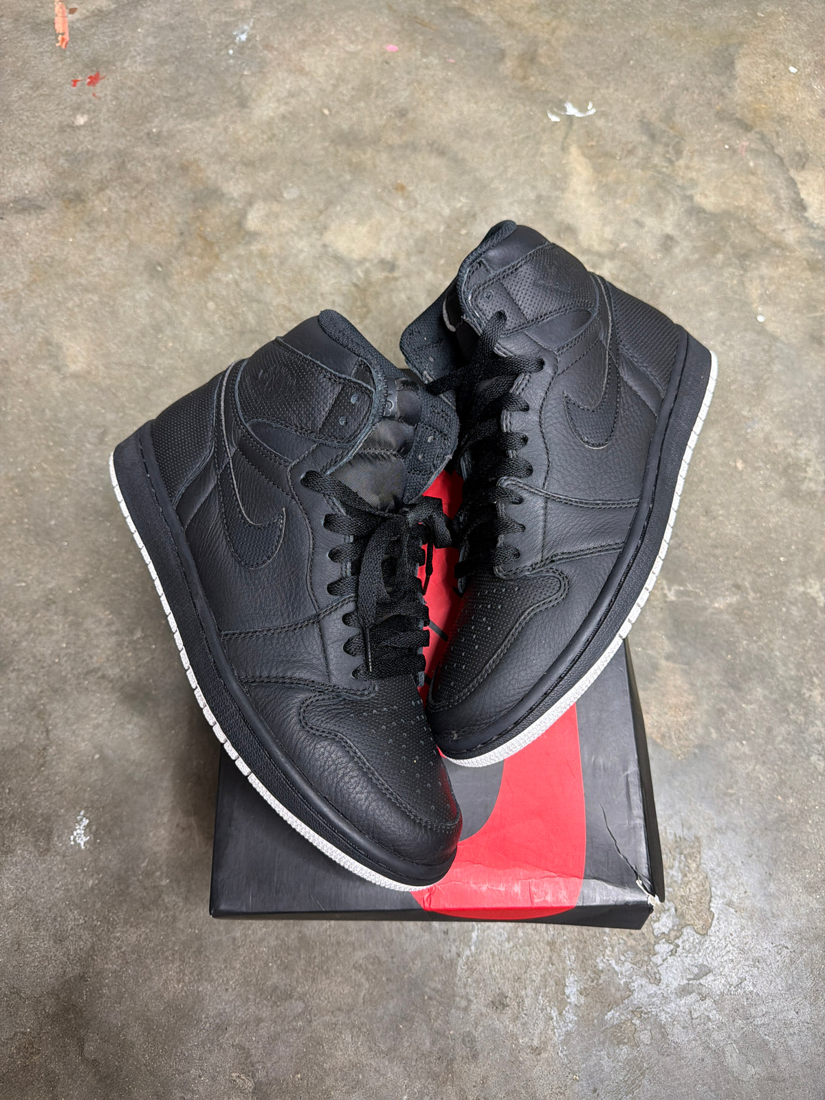 Air Jordan 1 Retro Cyber Monday - Men Size 8.5