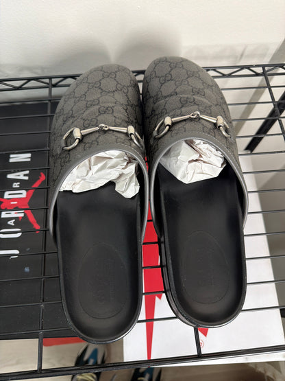 (10m) Gucci Slip Ons