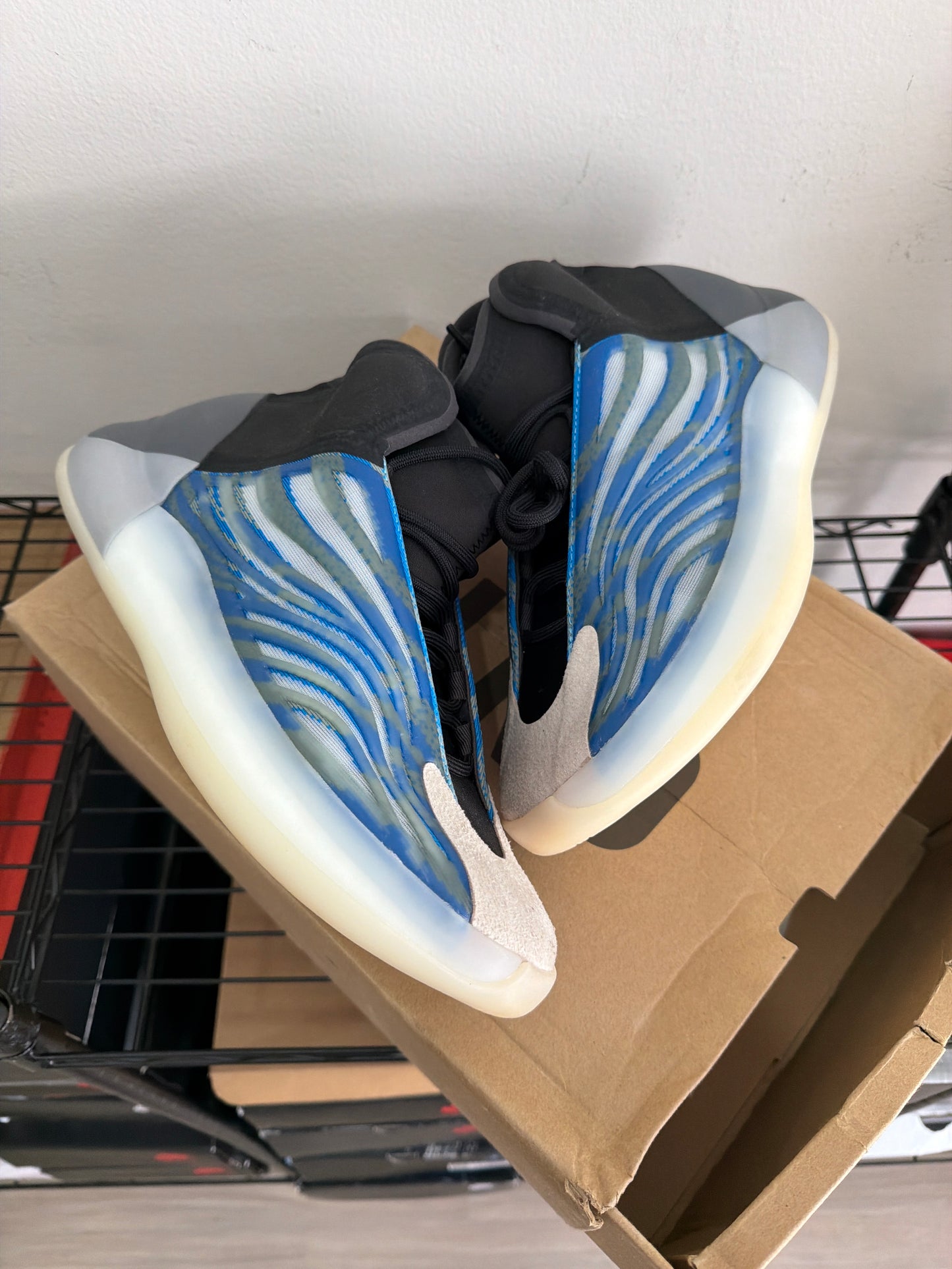 (10m) Yeezy QNTM Frozen Blue