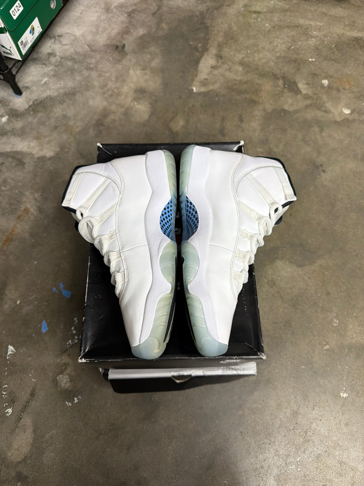 Jordan 11 High Retro Legend Blue - Mens Size 9