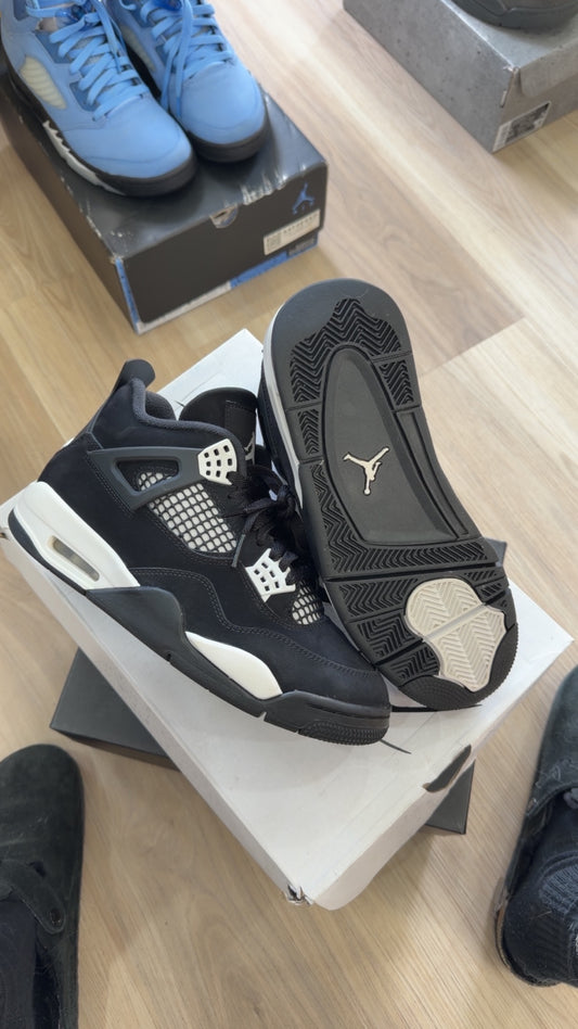 (7.5m) Jordan 4 White Thunder